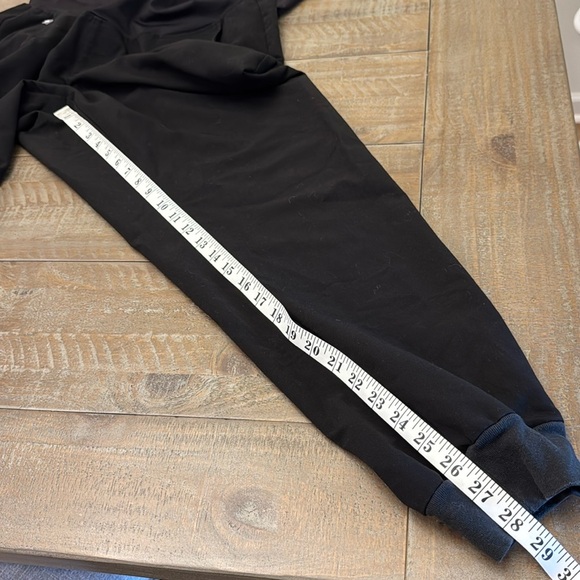 Figs Zamora Maternity Jogger Scrub Pants™ - Picture 6 of 10